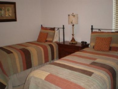 Fort Myers 2 Bedroom Condo Across from Beach